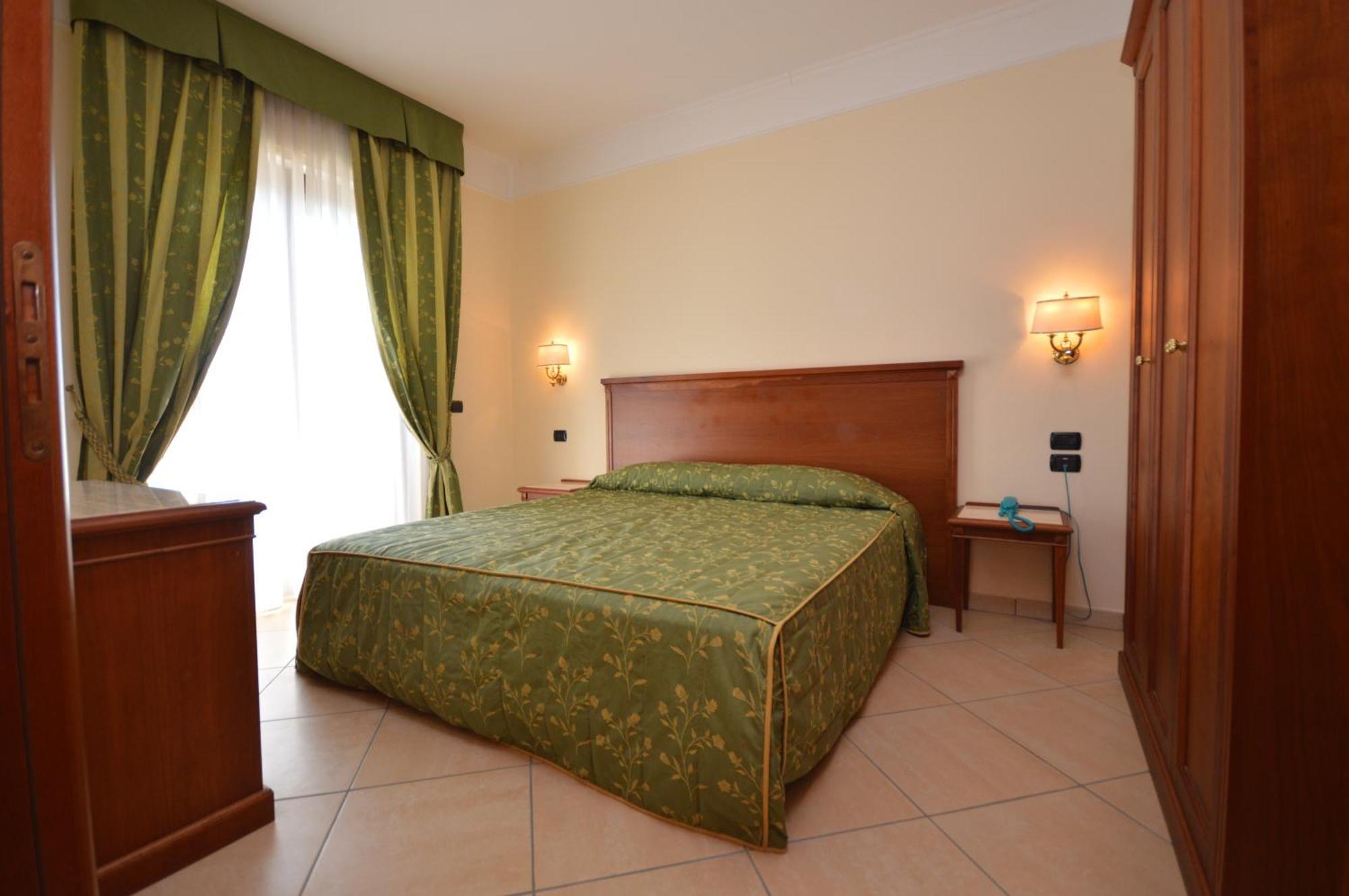 Hotel Residence Il Gabbiano Ciro Marina Ruang foto