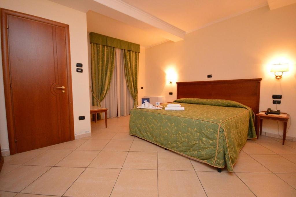 Hotel Residence Il Gabbiano Ciro Marina Ruang foto