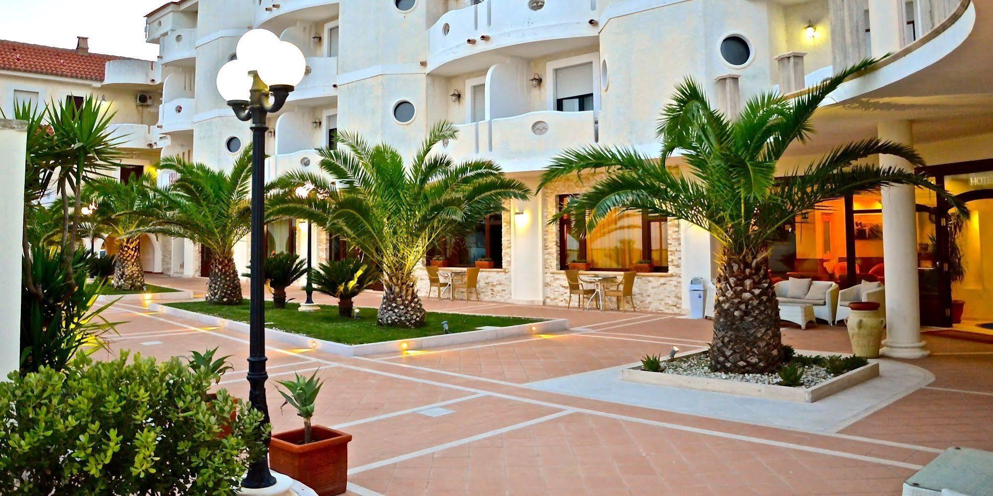 Hotel Residence Il Gabbiano Ciro Marina Bagian luar foto